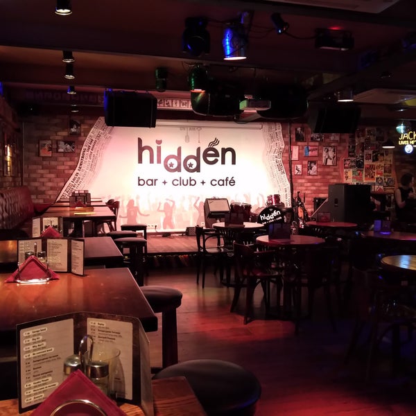 Foto tirada no(a) Hidden Bar por Евгений Н. em 5/16/2019