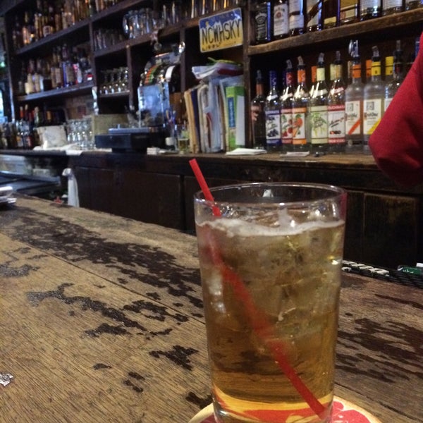 Foto tirada no(a) Nancy Whiskey Pub por amber b. em 1/9/2016
