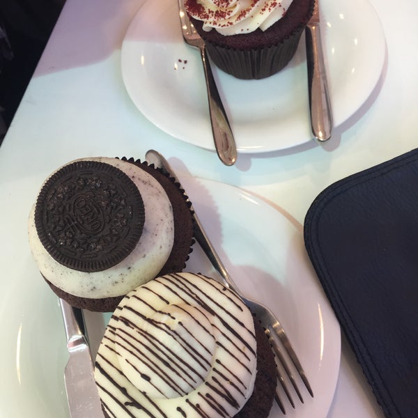 Photo taken at Very Cupcake Bahçelievler by A on 12/10/2016
