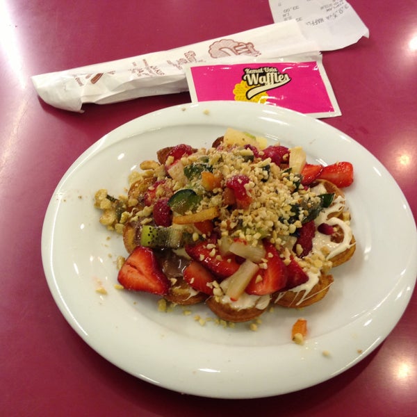 4/22/2013에 Murat님이 Kemal Usta Waffles에서 찍은 사진