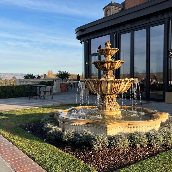 Photo taken at Domaine Carneros by Shanni H. on 11/23/2022