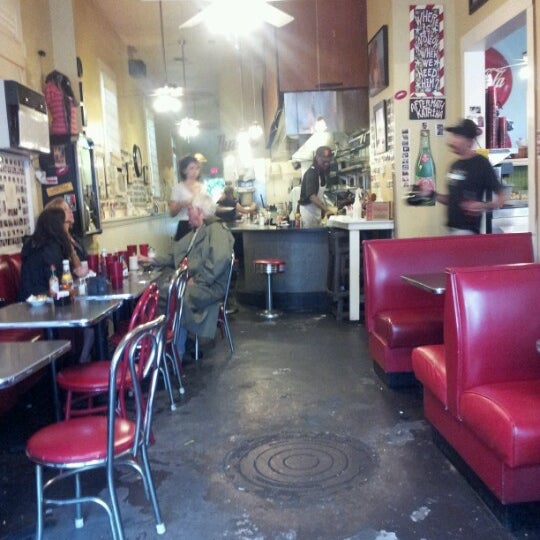 11/4/2012 tarihinde Nicole L.ziyaretçi tarafından Slim Goodies Diner'de çekilen fotoğraf