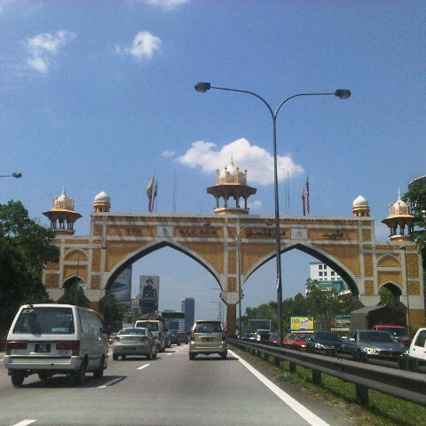 Pintu Gerbang Kota Darul Ehsan Kota Darul Ehsan Arch Monument Landmark In Petaling Jaya