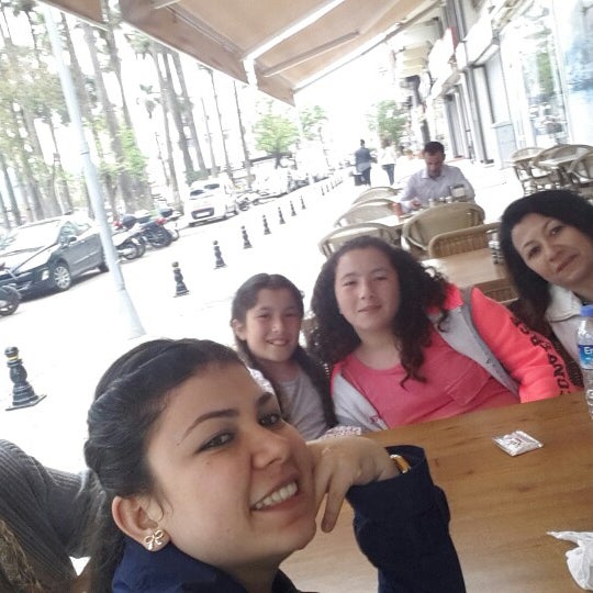 BURAK DÖNEREV YEMEKLERİEV MANTISI Marmaris�te Fast Food Restoranı