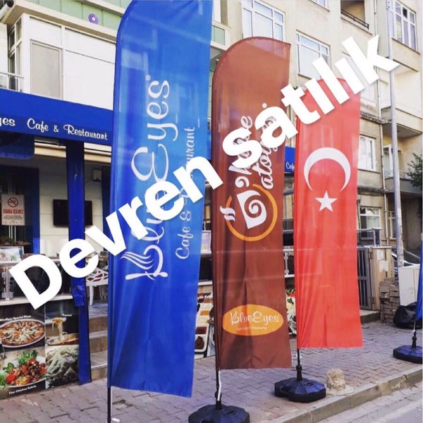 Foto diambil di BlueEyes Cafe&amp;Restaurant oleh Umut yüceloğlu pada 6/21/2018