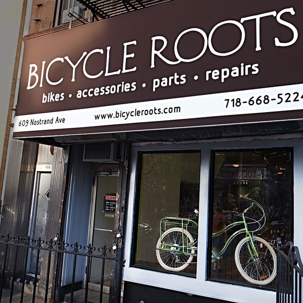 Das Foto wurde bei Bicycle Roots von Bicycle Roots am 2/28/2014 aufgenommen