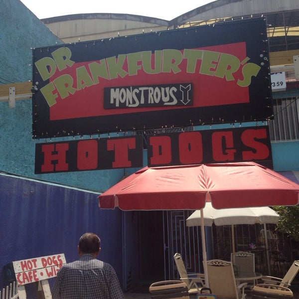 8/7/2013 tarihinde Javo V.ziyaretçi tarafından Dr. Frankfurter&#39;s Monstrous Hot Dogs'de çekilen fotoğraf