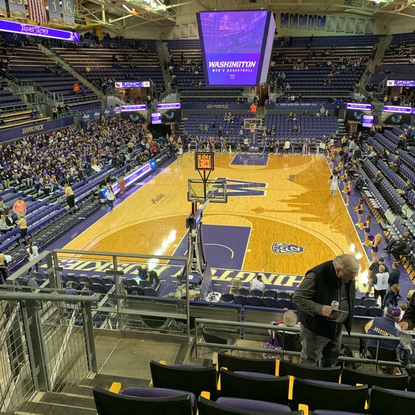 Photo taken at Alaska Airlines Arena by Elaine S. on 12/8/2019