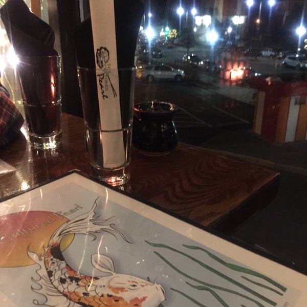 1/31/2016 tarihinde Jerome S.ziyaretçi tarafından The Cultured Pearl Restaurant &amp; Sushi Bar'de çekilen fotoğraf