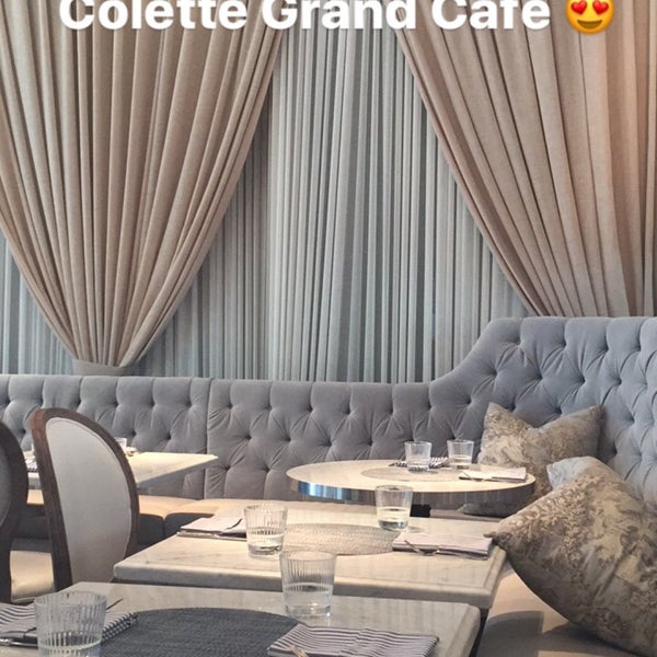 Das Foto wurde bei Colette Grand Café von Ariana V. am 5/3/2017 aufgenommen