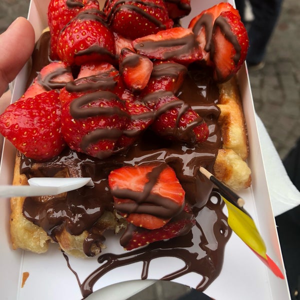The strawberry and dark chocolate Belgian waffle did not disappoint one bit! Note that it is VERY messy and there is no seating there, you just order at the counter.