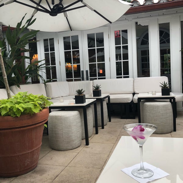 Happy hour daily from 4-6pm at the bar or in the outdoor lounge. They didn’t have any of their happy hour food available (strange) but loved the White Cosmopolitan with a beautiful orchid ice sphere.