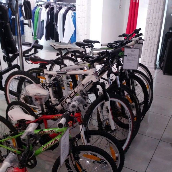 Спортмаркет мончегорск. ТТ спорт магазин Санкт Петербург. Спортмаркет Томск. Спортивный Маркет в Коммунарке.