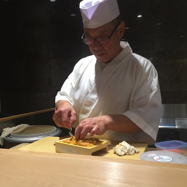 Das Foto wurde bei Sushi Bar Yasuda von Allan B. am 12/1/2015 aufgenommen
