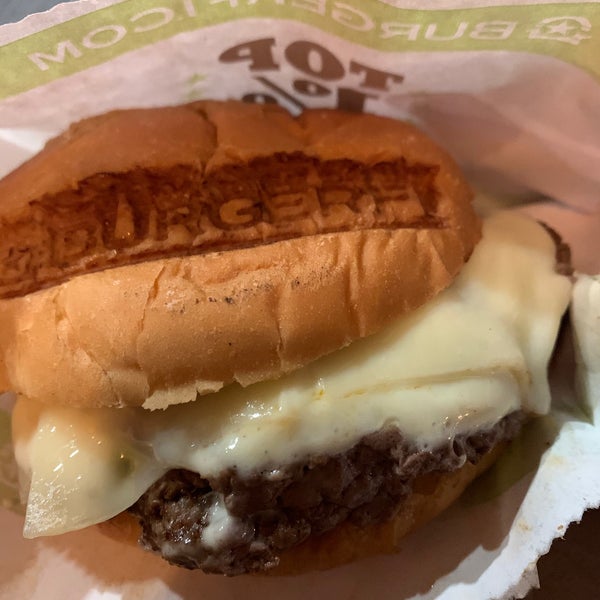 Photo prise au BurgerFi par Weiley O. le10/30/2019
