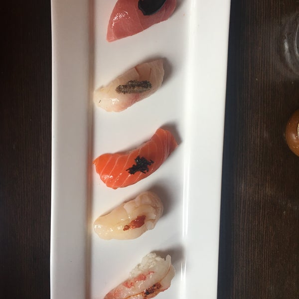 8/13/2017 tarihinde Weiley O.ziyaretçi tarafından Sushi Dojo NYC'de çekilen fotoğraf
