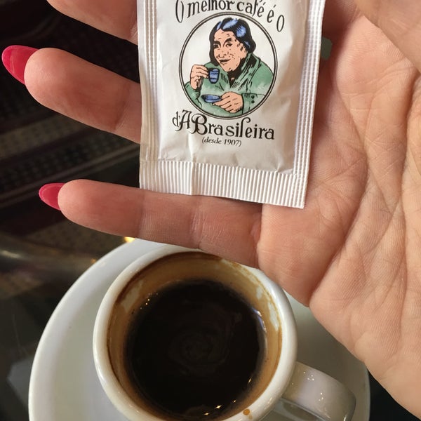 2/1/2018 tarihinde Liliana F.ziyaretçi tarafından Café A Brasileira'de çekilen fotoğraf