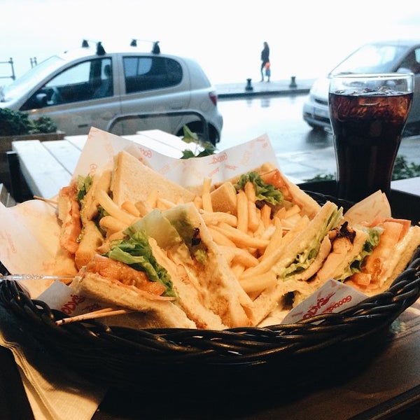 Photo taken at Goody&#39;s Burger House by Riya K. on 1/24/2015