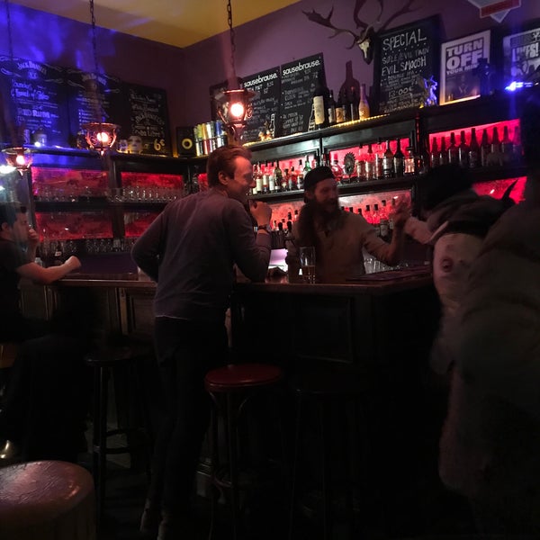 12/29/2017에 @tessa H.님이 Monterey Bar에서 찍은 사진