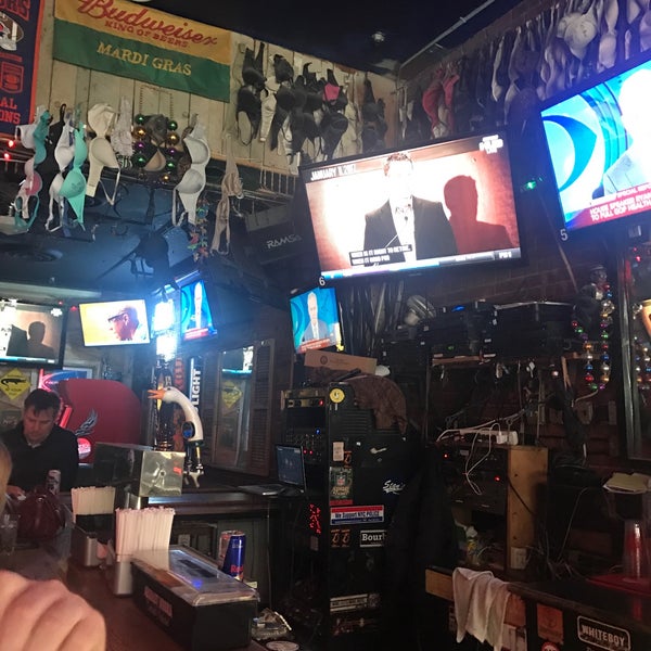 3/24/2017 tarihinde @tessa H.ziyaretçi tarafından Bourbon Street Bar &amp; Grille'de çekilen fotoğraf