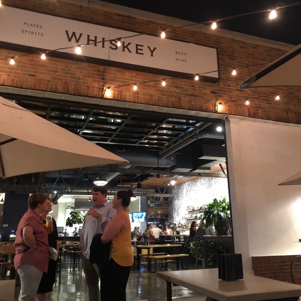 6/26/2018 tarihinde @tessa H.ziyaretçi tarafından Whiskey Kitchen'de çekilen fotoğraf