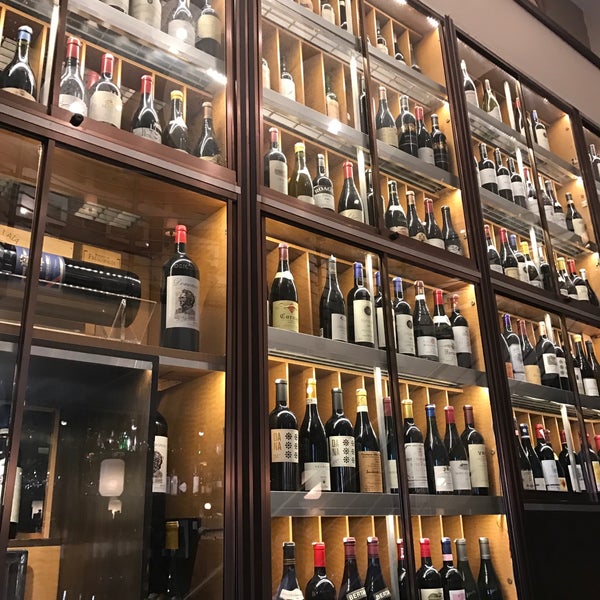 2/20/2017에 @tessa H.님이 Morrell Wine Bar &amp; Cafe에서 찍은 사진