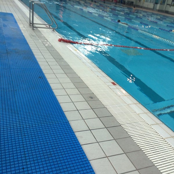 Foto diambil di Sydney Olympic Park Aquatic Centre oleh H. O. pada 1/9/2014