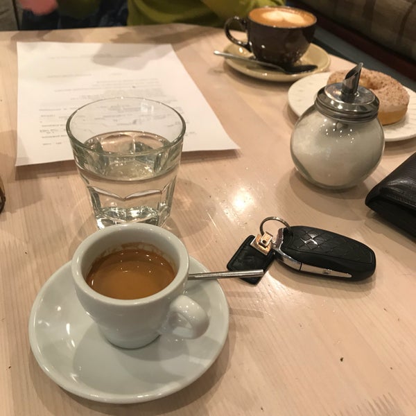 รูปภาพถ่ายที่ Глазурь и кофе โดย Pavel V. เมื่อ 1/14/2018