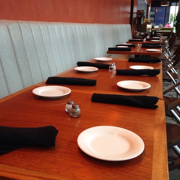 5/25/2014 tarihinde Martha Y.ziyaretçi tarafından Spoonriver Restaurant'de çekilen fotoğraf