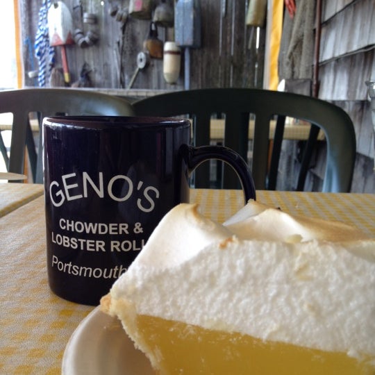 Photo taken at Geno&#39;s Chowder and Sandwich Shop by Patricia E. on 9/22/2012