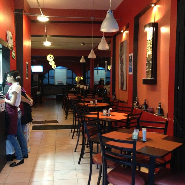 รูปภาพถ่ายที่ Sol y Luna Café โดย Sol y Luna Café เมื่อ 5/31/2013