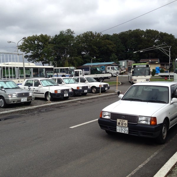 上江橋モータースクール 15人の訪問者 から 1つのtip 件