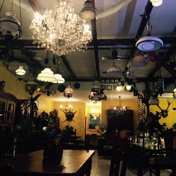 Foto scattata a แม่มด The Witch Restaurant and Pub da TAWAAN il 12/11/2014