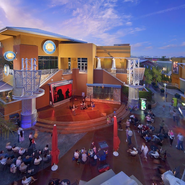 Live music every Friday and Saturday night starting at 7pm at both the District Stage and AMC Fountain!