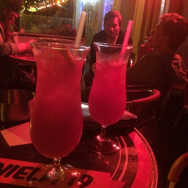 8/6/2016에 Viktorija A.님이 Spot Kafe - Shot and Cocktail Bar에서 찍은 사진