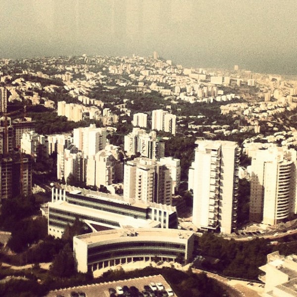 Правительственное здание в Хайфе. Building Haifa.