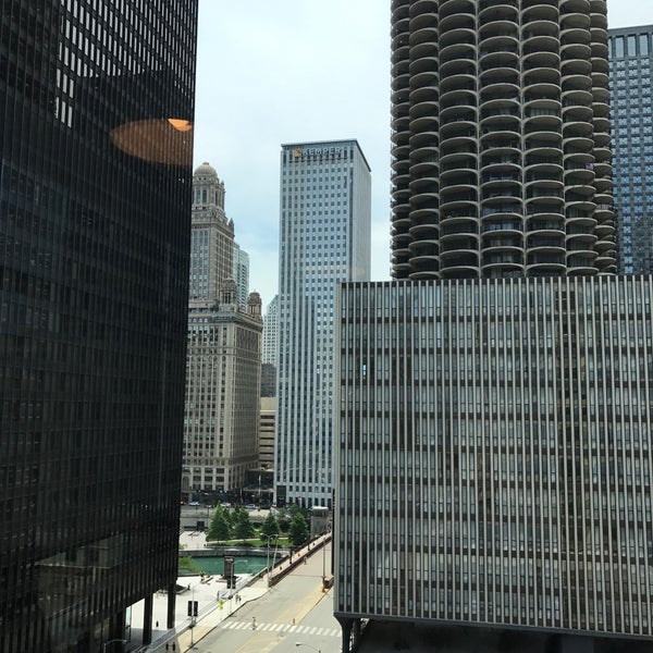 Foto diambil di Foursquare Chicago oleh Elizabeth G. pada 7/5/2017