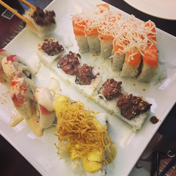 Foto scattata a Wasabi Sushi &amp; Rolls da Jonas N. il 12/3/2015