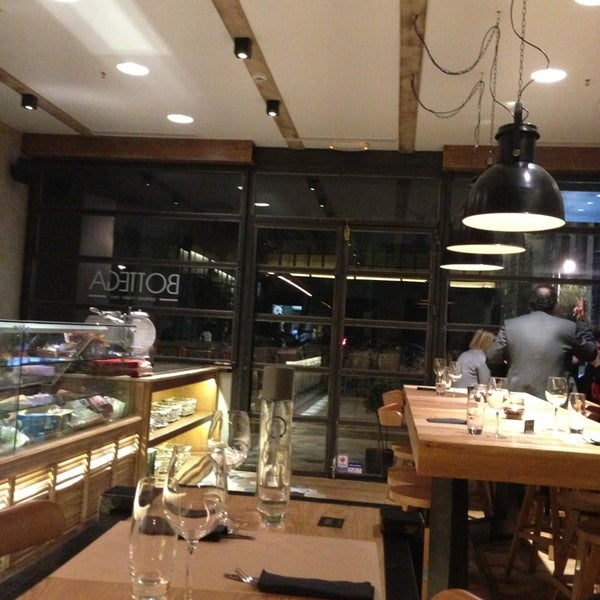 รูปภาพถ่ายที่ Bottega โดย Cleo เมื่อ 3/7/2013