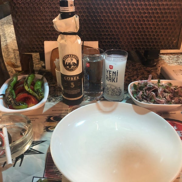 Foto diambil di Eski Babel Ocakbaşı Restaurant oleh Adnan B. pada 6/23/2020