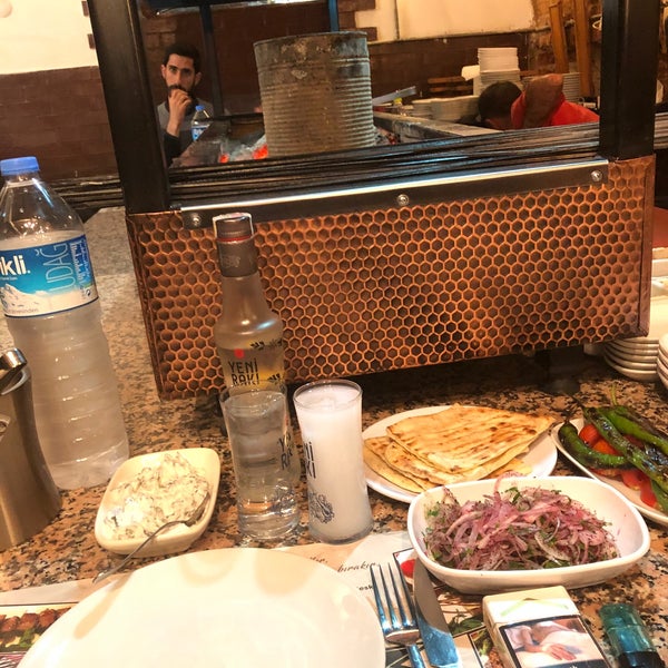 Снимок сделан в Eski Babel Ocakbaşı Restaurant пользователем Adnan B. 11/21/2019