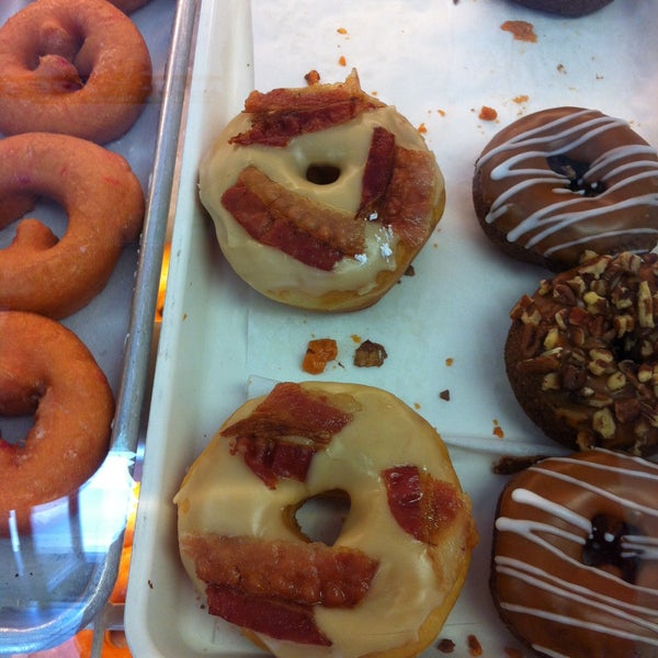 Donut Joe's 3199 Lee St