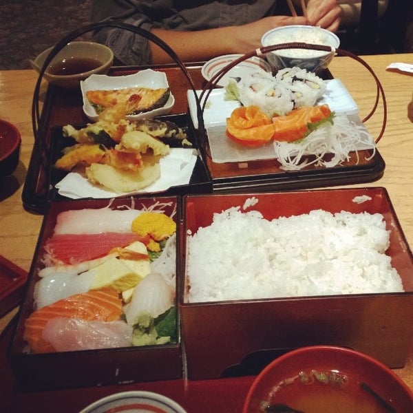 Foto tomada en Hatcho Japanese Cuisine  por Simon T. el 4/2/2014