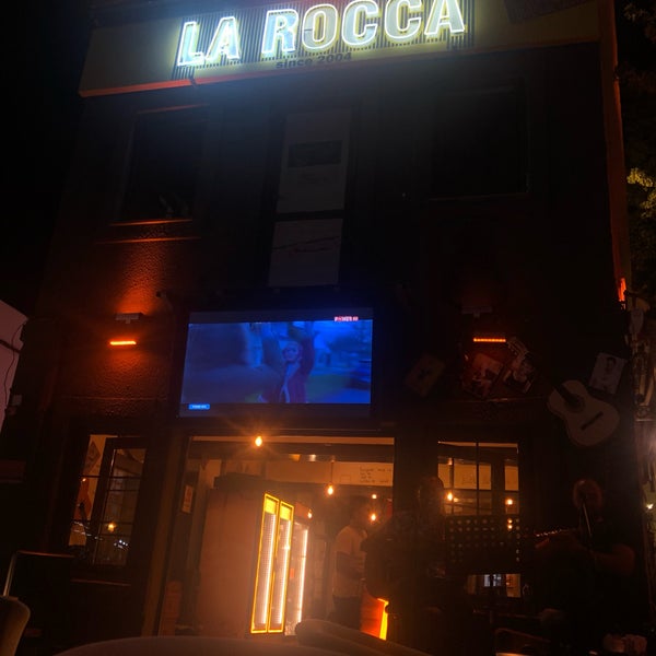 รูปภาพถ่ายที่ La Rocca โดย Zeynep S. เมื่อ 7/23/2019