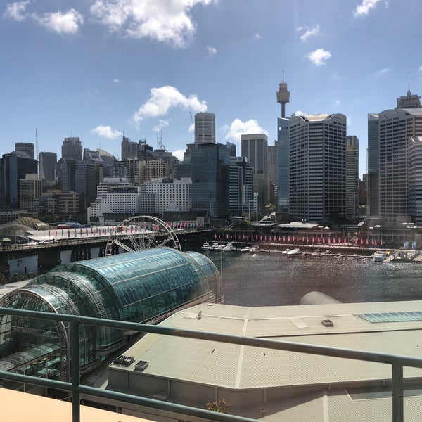 Foto tirada no(a) Novotel Sydney on Darling Harbour por Trey C. em 1/28/2018