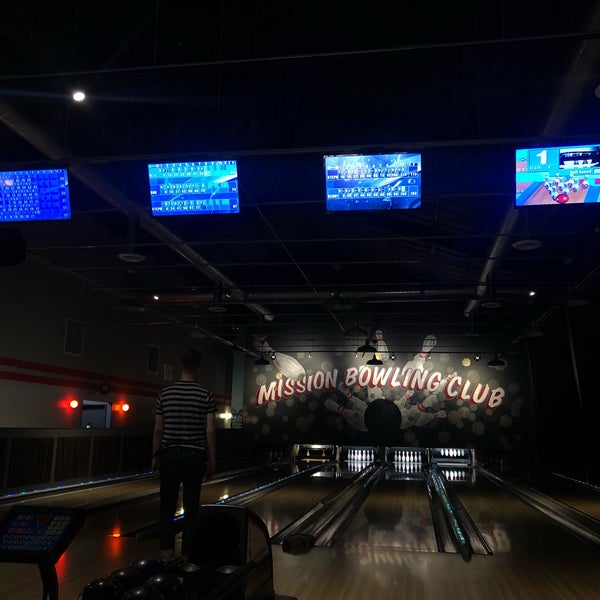 Das Foto wurde bei Mission Bowling Club von Stephanie W. am 11/1/2019 aufgenommen