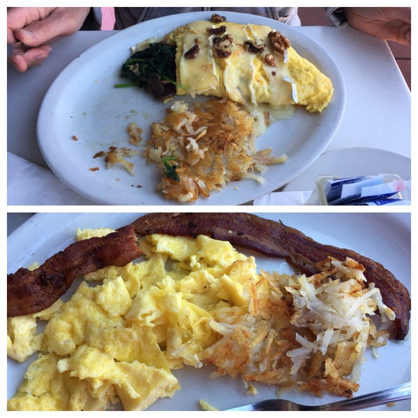 Breakfast fabulous. Boardwalk breakfast & omelet with spinach, mushrooms, cinnamon apples, & Brie.