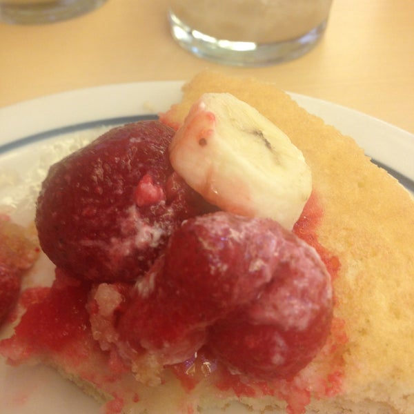 Photo taken at IHOP by &#39;Jose on 4/19/2013