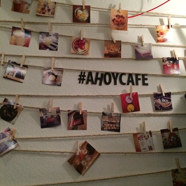 Photo taken at Ahoy! Hot &amp; Iced Chocolate, Lemonade, Waffle, Smoothie by Mónika P. on 12/30/2014