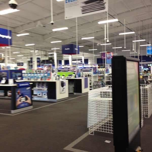 Currys PC World Electronics Store in Liverpool
